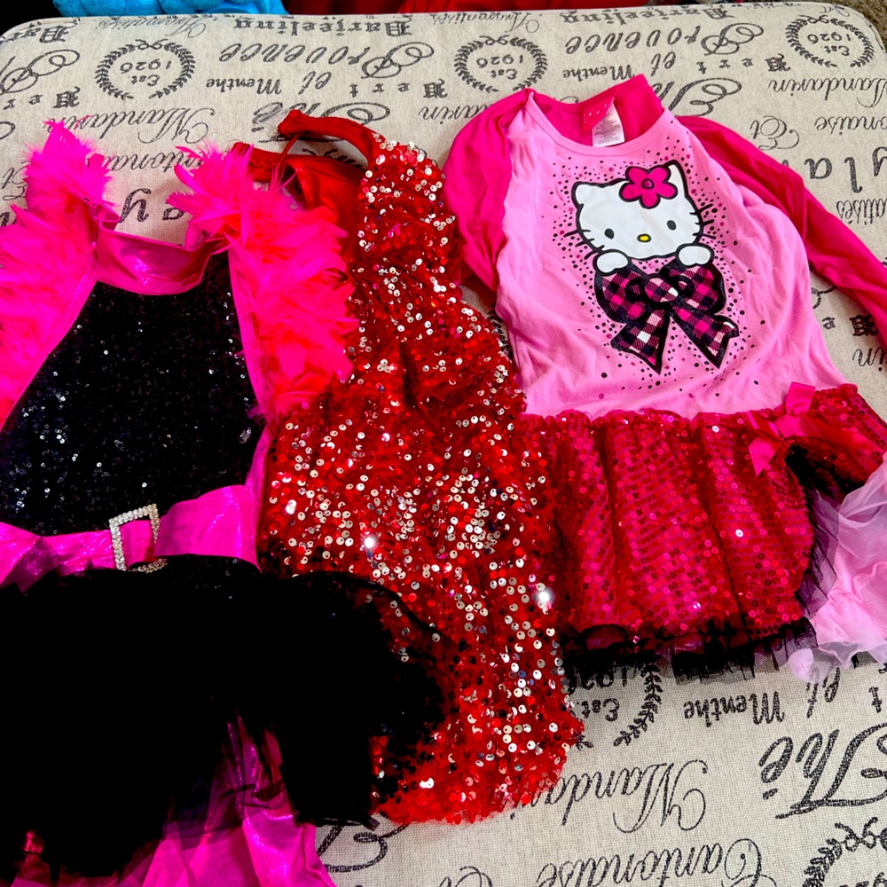Dresses/costumes girls size 6 Bundle